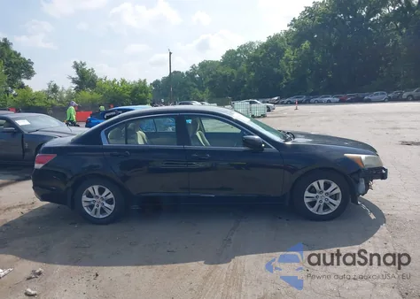 2008 Honda Accord Lxp z USA, uszkodzony, nr VIN 1HGCP26418A101022